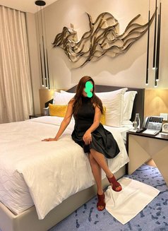 The Best Threesome and Cuckold - puta in Colombo Photo 2 of 6