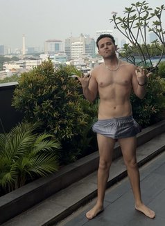 the BIG bull - Male escort in Jakarta Photo 2 of 18