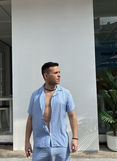 THE BIG BULL - Acompañantes masculino in Jakarta Photo 14 of 14