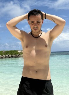 THE BIG BULL - Male escort in Maldives Photo 2 of 15