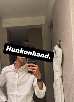 The Elite 8 Inch (Hunksonhand) - Male companion in Pune Photo 4 of 8