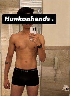 The Elite 8 Inch (Hunksonhand) - Male companion in Pune Photo 7 of 8
