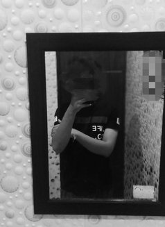 The Gennie - Male escort in New Delhi Photo 1 of 5
