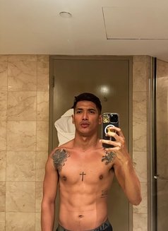 SlimFitGino - Male escort in Taipei Photo 1 of 9