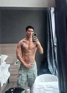 SlimFitGino - Male escort in Taipei Photo 2 of 9