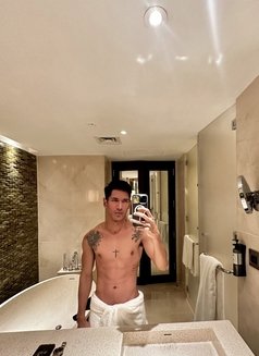 SlimFitGino - Male escort in Taipei Photo 3 of 9