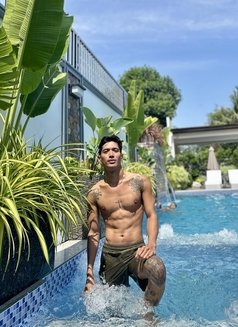 SlimFitGino - Male escort in Taipei Photo 5 of 9