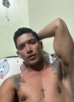 SlimFitGino - Male escort in Taipei Photo 6 of 9