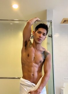 SlimFitGino - Male escort in Taipei Photo 7 of 9