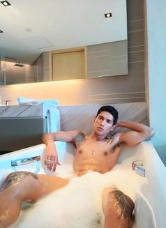 SlimFitGino - Male escort in Taipei Photo 8 of 9