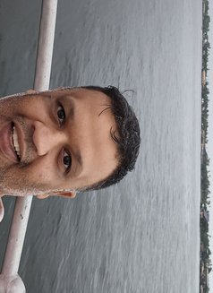 The It Guy - Male escort in Chennai Photo 2 of 3