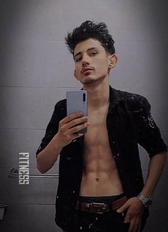 The Killer - Acompañantes masculino in Tunis Photo 2 of 4
