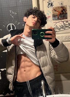 The Killer - Male escort in Tunis Photo 5 of 5