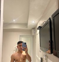The Mikee Experience - Male escort in Dubai