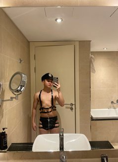 The Mikee Experience - Male escort in Dubai Photo 5 of 8