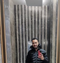 THE MILF Hunter - Male escort agency in New Delhi