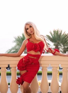 Mira🥰 - Transsexual escort in Dubai Photo 2 of 14