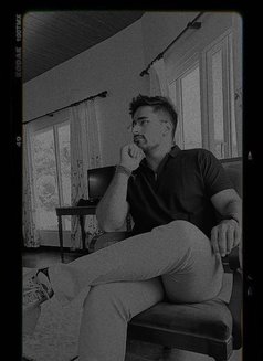 The Muscular Gentleman - Male escort in Indore Photo 3 of 9
