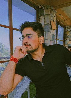 The Muscular Gentleman - Male escort in New Delhi Photo 9 of 9