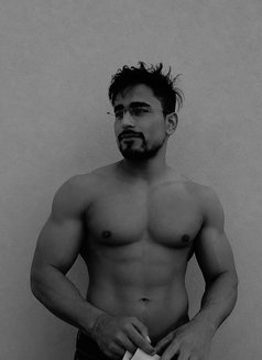 The Muscular Gentleman - Male escort in Noida Photo 2 of 9