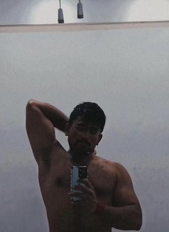 The Muscular Gentleman - Male escort in Noida Photo 4 of 9