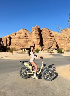Top 100% only me Big cum 🤤 - Transsexual escort in Riyadh Photo 15 of 18