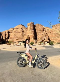 The new Dada with Big dick - Transsexual escort in Riyadh Photo 10 of 16