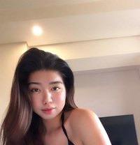 The new girl in town fully functional - Transsexual escort in Makati City