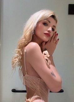 The Queen Natasha - escort in Busan Photo 16 of 17