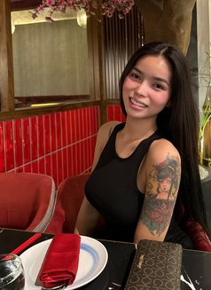 Jennifer - escort in Manila Photo 8 of 13
