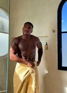 Official Myron - Your Go To Masseuse - Acompañantes masculino in Hong Kong Photo 2 of 4