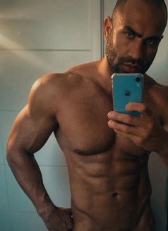 The Sex Wiizard 🧙‍♂️ - Male companion in Kuala Lumpur Photo 12 of 19