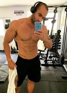 The Sex Wiizard 🧙‍♂️ - Male companion in Kuala Lumpur Photo 13 of 19