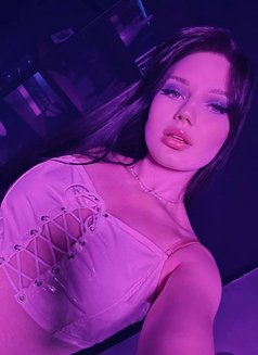 The Sexy One Bella - puta in Dubai Photo 5 of 10