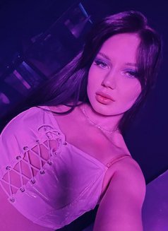 The Sexy One Bella - puta in Dubai Photo 13 of 17