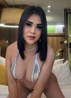 THE ULTIMATE DELUXE PREMIUM CLASSY - Transsexual escort in Mumbai Photo 3 of 14