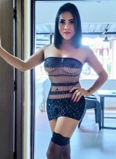 THE ULTIMATE DELUXE PREMIUM CLASSY - Transsexual escort in Mumbai Photo 9 of 14