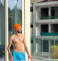 The Wolfman - Acompañantes masculino in Beirut