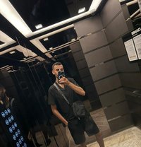 The Wolfman - Acompañantes masculino in Beirut