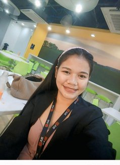 Thea - escort in Manila Photo 5 of 5