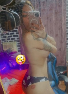 Thea - Male escort agency in Hong Kong Photo 4 of 12