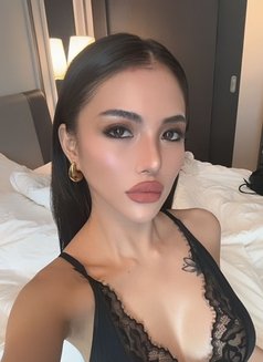 Thea From Venezuela - escort in Singapore Photo 2 of 10