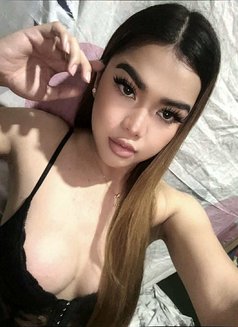 Thea Smith - Acompañantes transexual in Manila Photo 2 of 9
