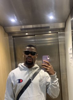 Theboynextdurr - Male escort in Accra Photo 2 of 3