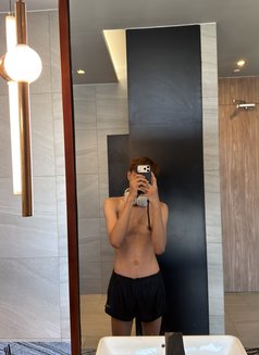Theerx - masseur in Bangkok Photo 3 of 4