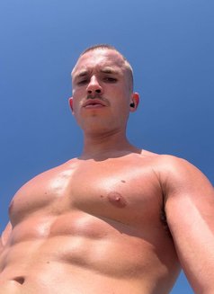 ThefrenchHunk - Acompañantes masculino in Bali Photo 2 of 6