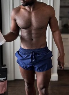 Thelma - Acompañantes masculino in Dubai Photo 1 of 1