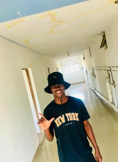 Thembokuhle - Male escort in Durban Photo 3 of 7