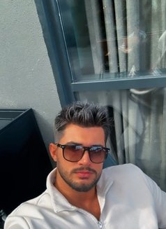 Thenkaz - Male escort in İstanbul Photo 4 of 11