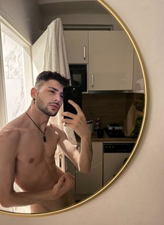 Theodor - Male escort in Dubai Photo 6 of 6